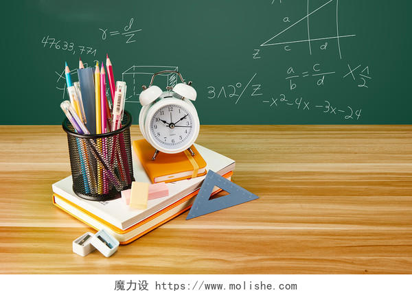 开学季教室黑板课桌场景中小学教育常用文具